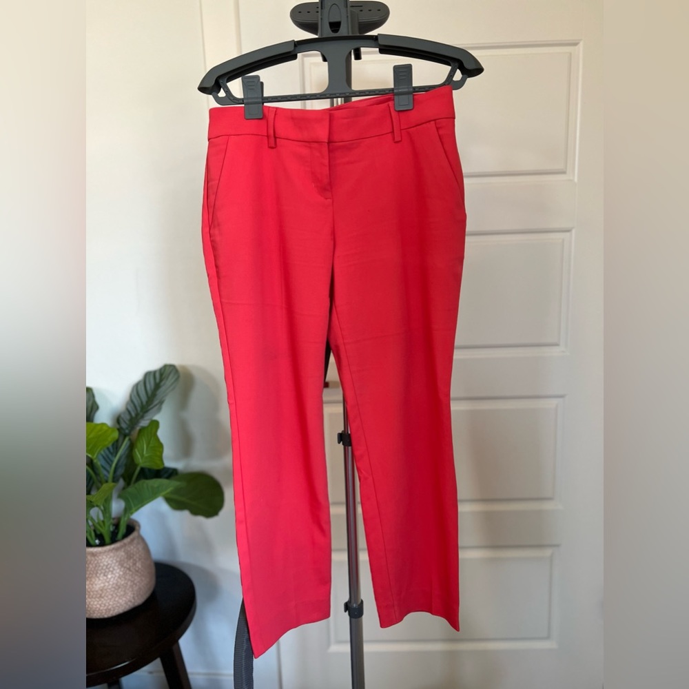 Express Hot Pink cropped Columnist pants. Size 2